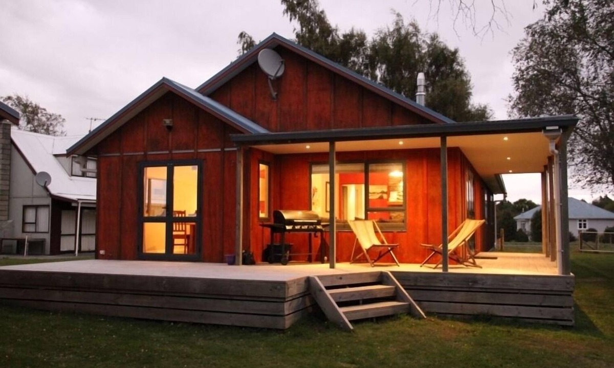 Rangataua House | PLATEAU COTTAGE modern and comfortable