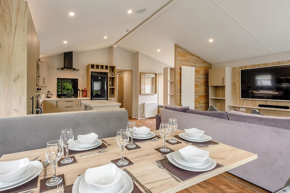 Mablethorpe Ski Chalet | Platinum 4 berth Lodge (Pet)