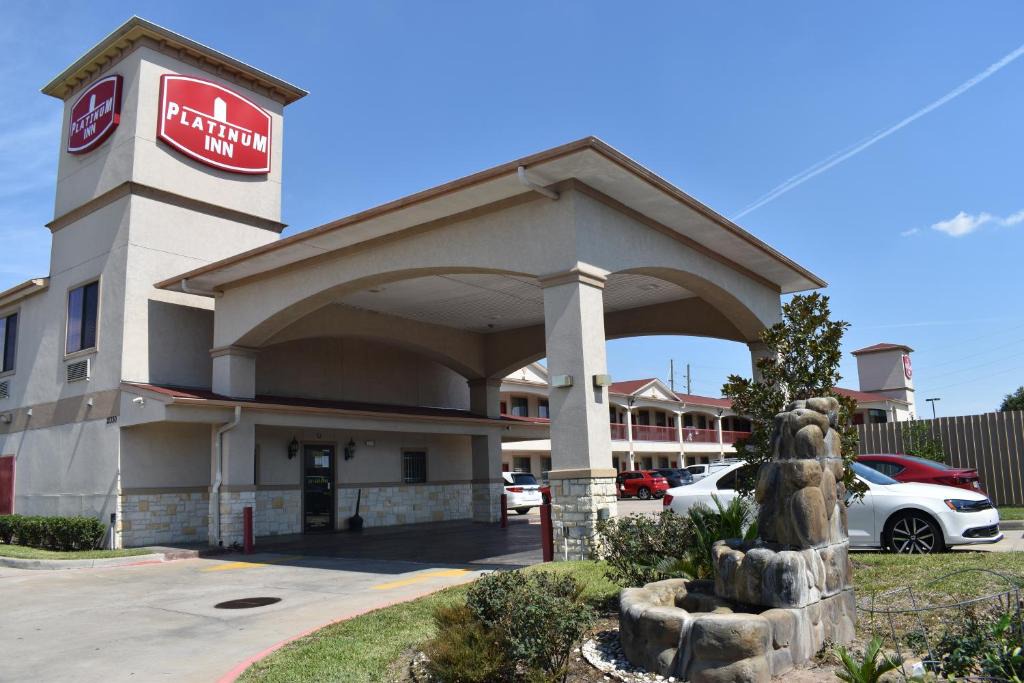 Barker Hotel | Platinum Inn Katy
