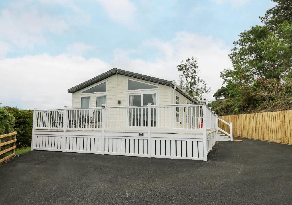 Borth House | Platinum Lodge