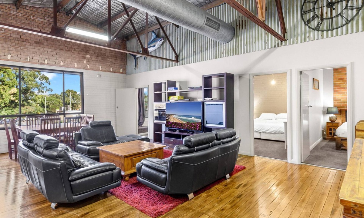 Newcastle West Apartment | Platinum Precinct - The Apartment