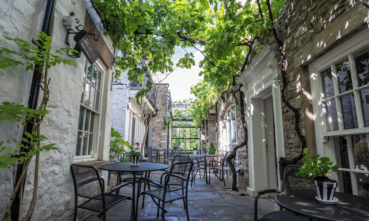 Kirkby Lonsdale Bed & Breakfast | Plato's