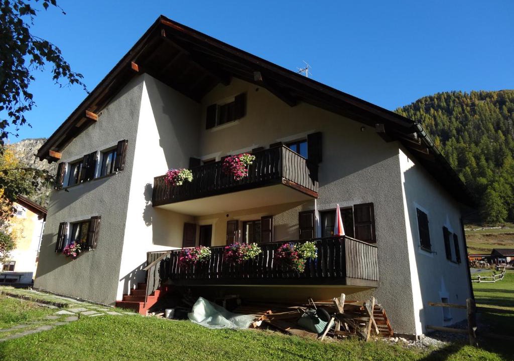 Tschierv Apartment | Plaun Grond