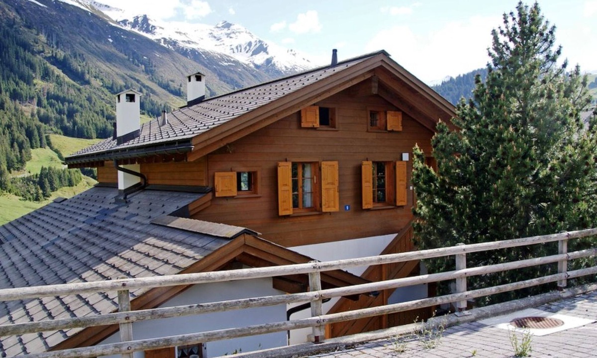 Tujetsch Apartment | Plaun Pazzola mit Garage Bösch, (Sedrun/Rueras). by Interhome