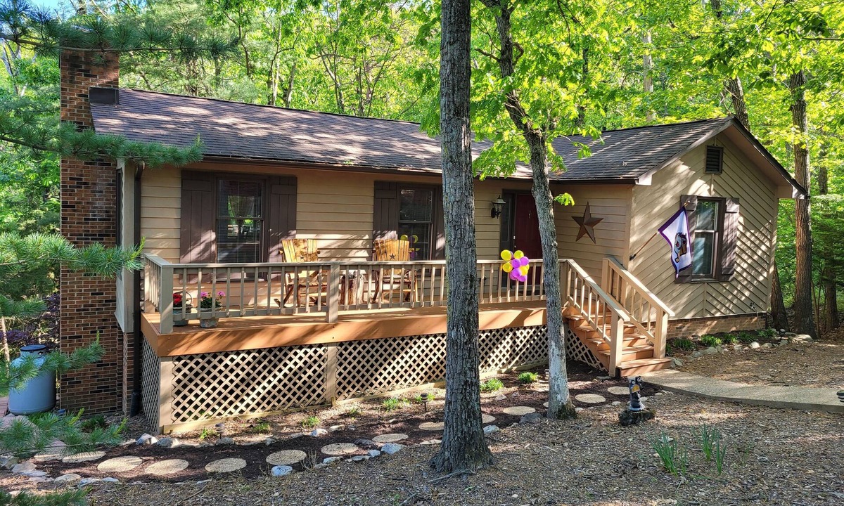 Massanutten Cabin | Play. Relax. Reset. Your Spring Getaway Awaits!