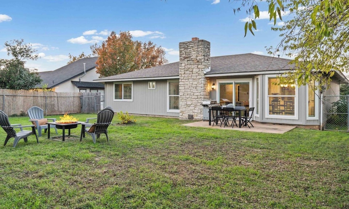 Brushy Creek House | Play & Relax Retreat -Games & Workspace - Sleeps 7