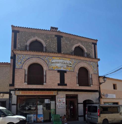 Cazalegas Apartment | Plaza de la Cruz, 2