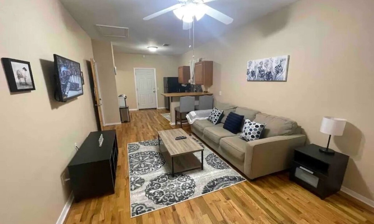 Central Oklahoma City House | Plaza District - Cozy & Clean 1 Bedroom Homenn