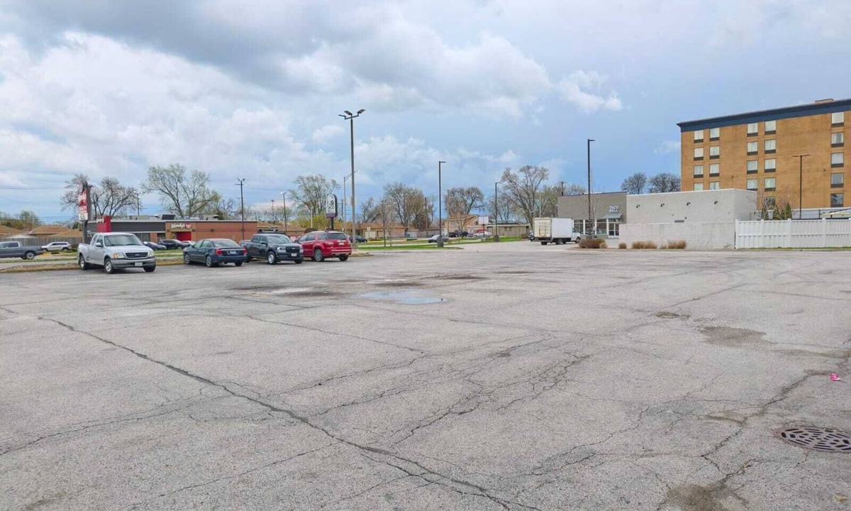 Calumet Park Hotel | Plaza Hotel By OYO Calumet Park Near Alsip I 57