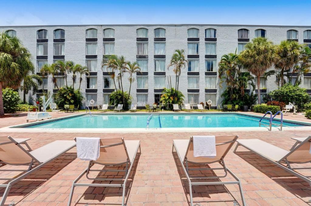Survey Creek Hotel | Plaza Hotel Fort Lauderdale