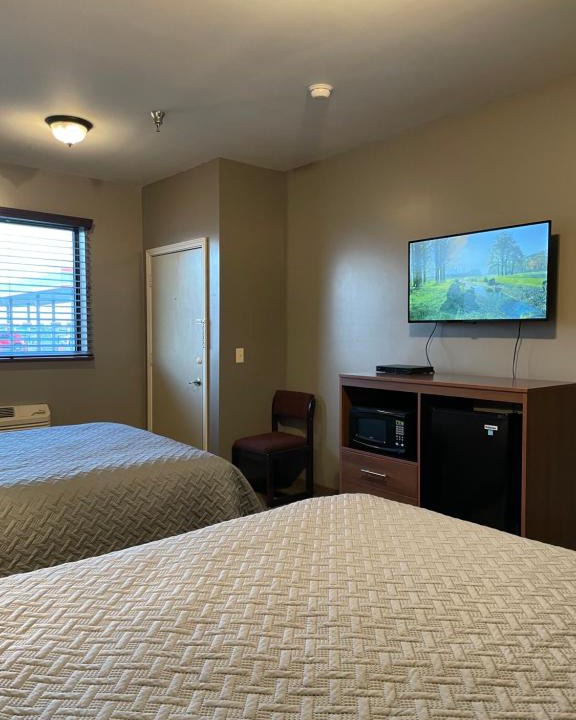 Brown County Hotel | Plaza Inn