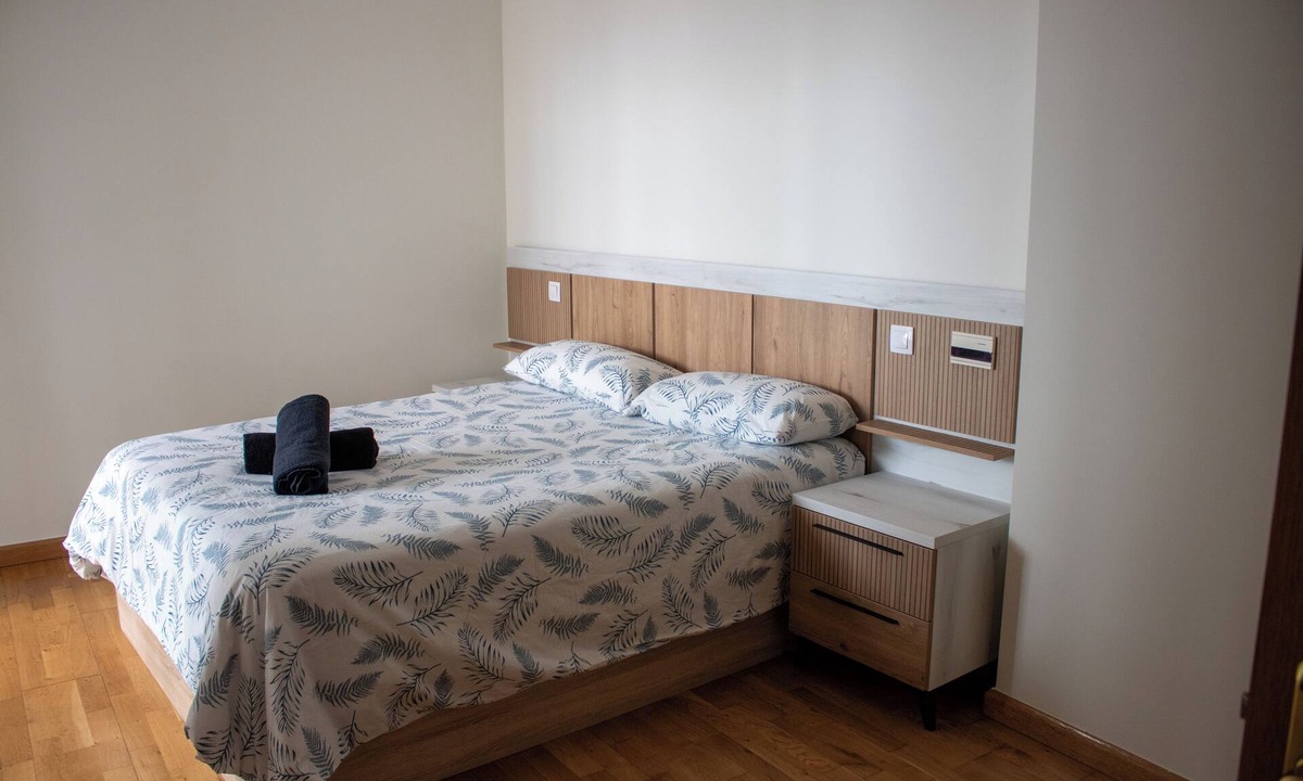 Burgos Condo | PLAZA MAYOR-PERFECT LOCATION-VUT09-0448-WITH OPTIONAL PARKING