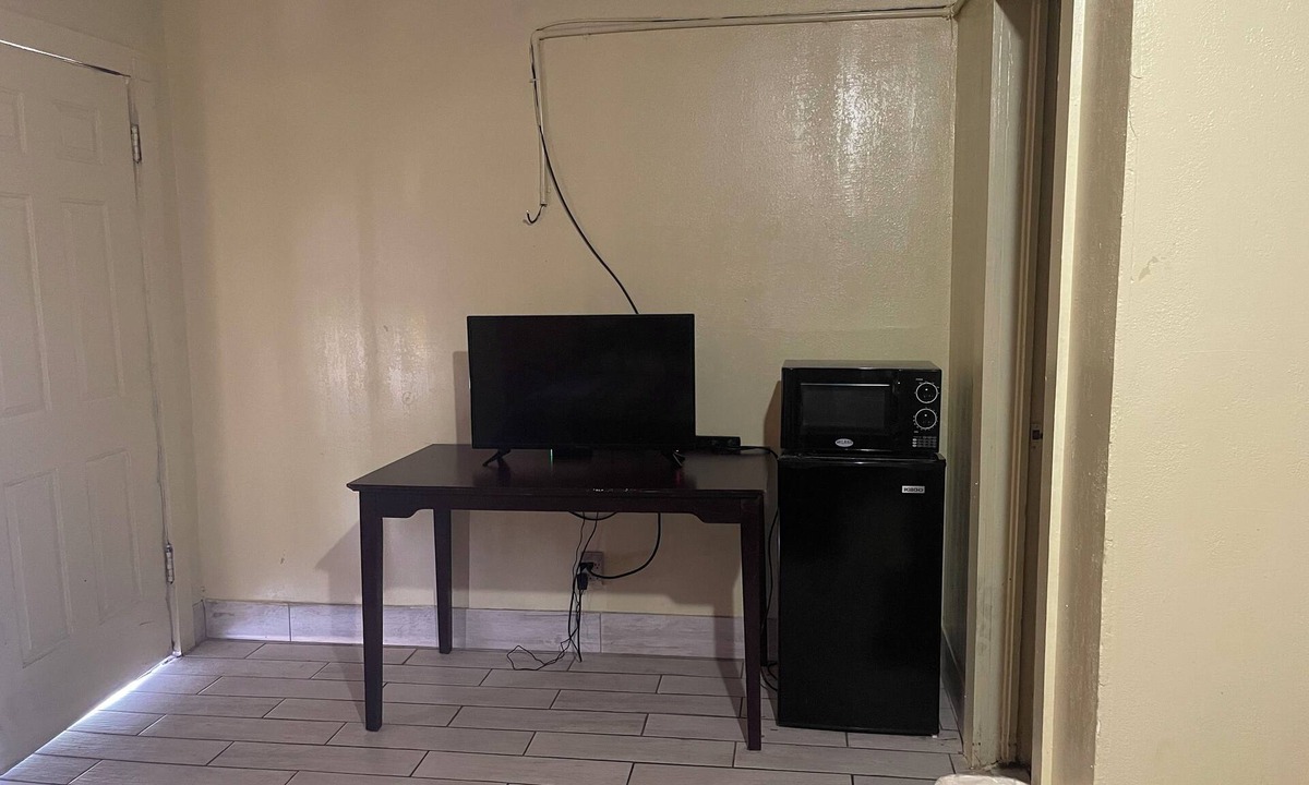 Laurel Hotel | Plaza Motel