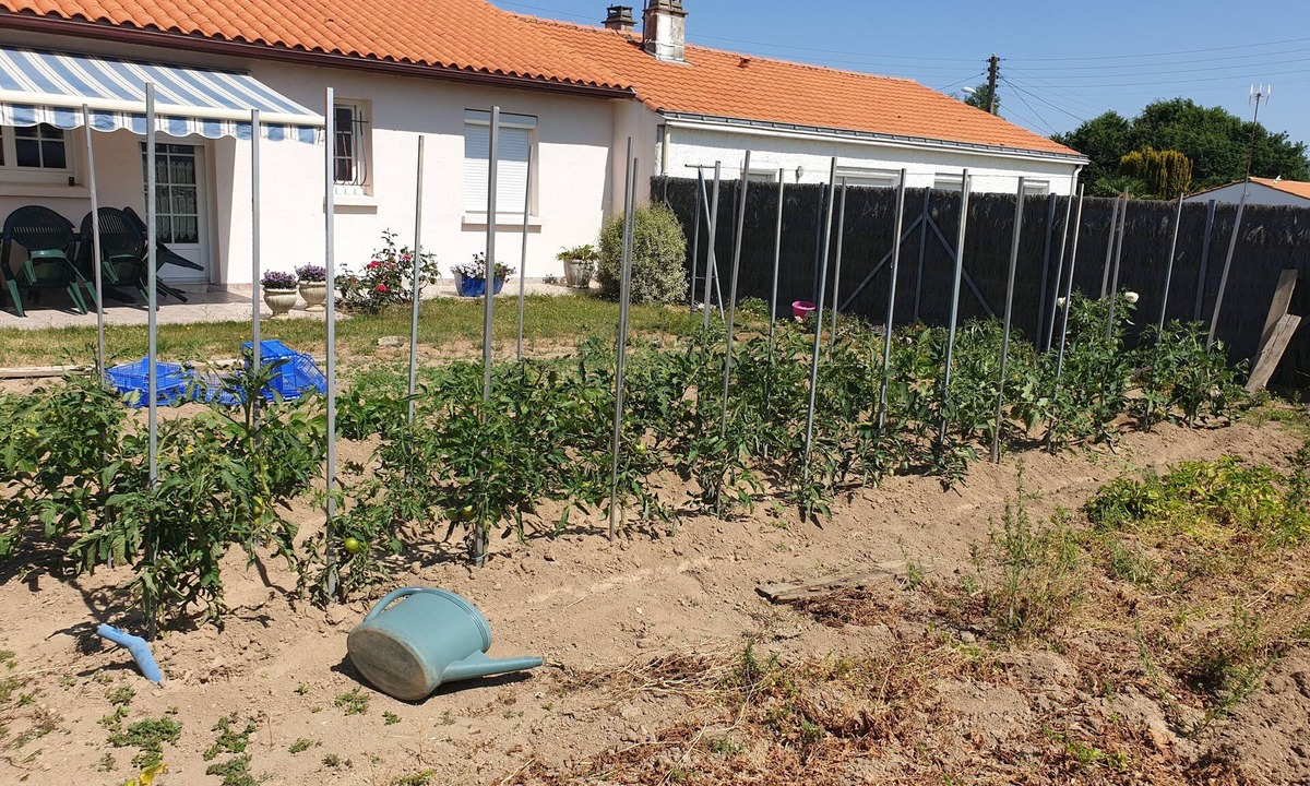 La Genetouze Villa | Pleasant 2-bedroom house with AC and garden in charming La Genétouze