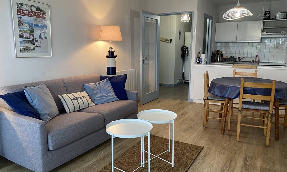 Saint-Cast-le-Guildo Apartment | Pleasant apartment with WIFI on the ground floor of the Golf residence with 1 bedroom for 4 people