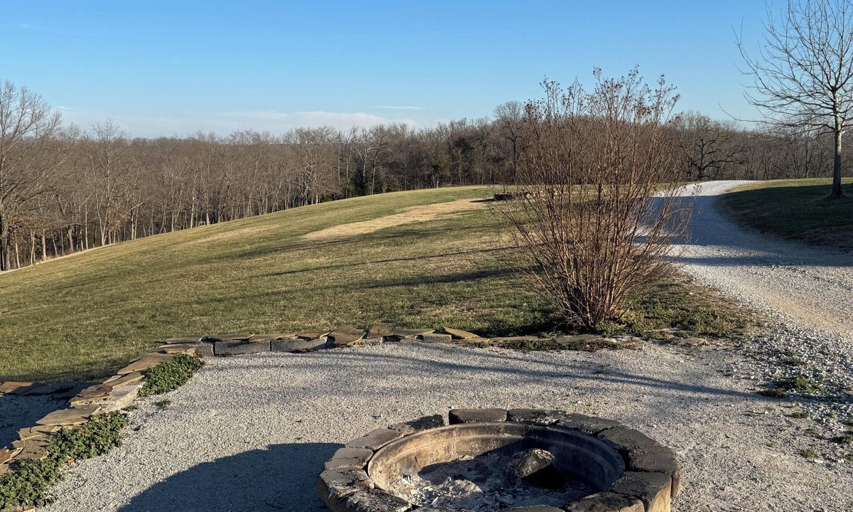 Pineville Cabin | Pleasant countryside 2-bedroom cabin near Elk River - Unit B