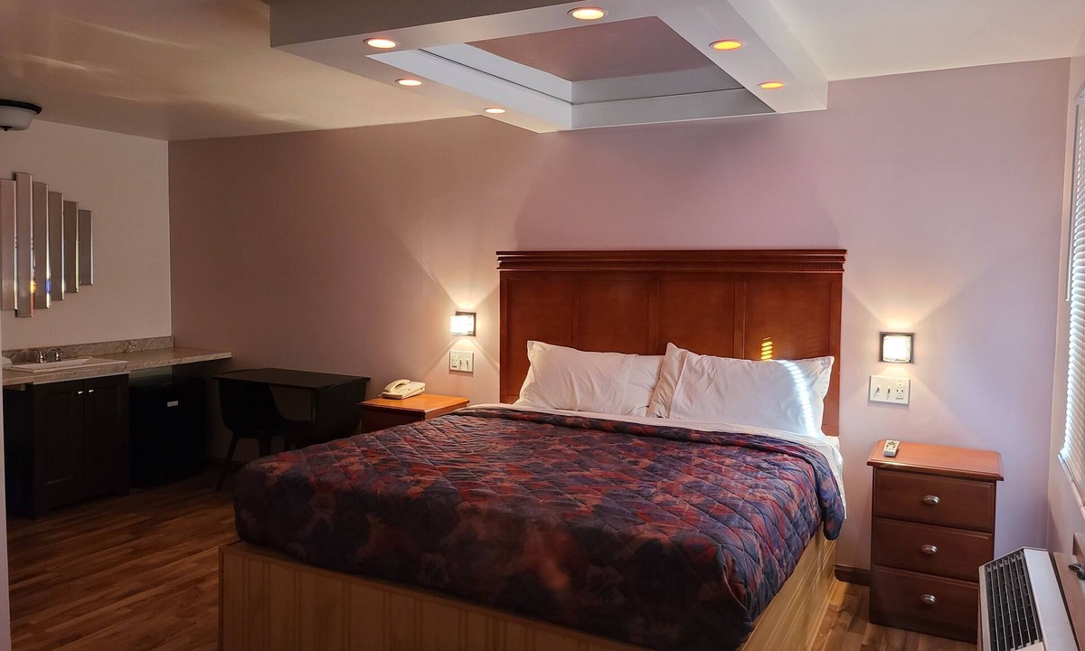 Lockport Hotel | Pleasant Hill Motel