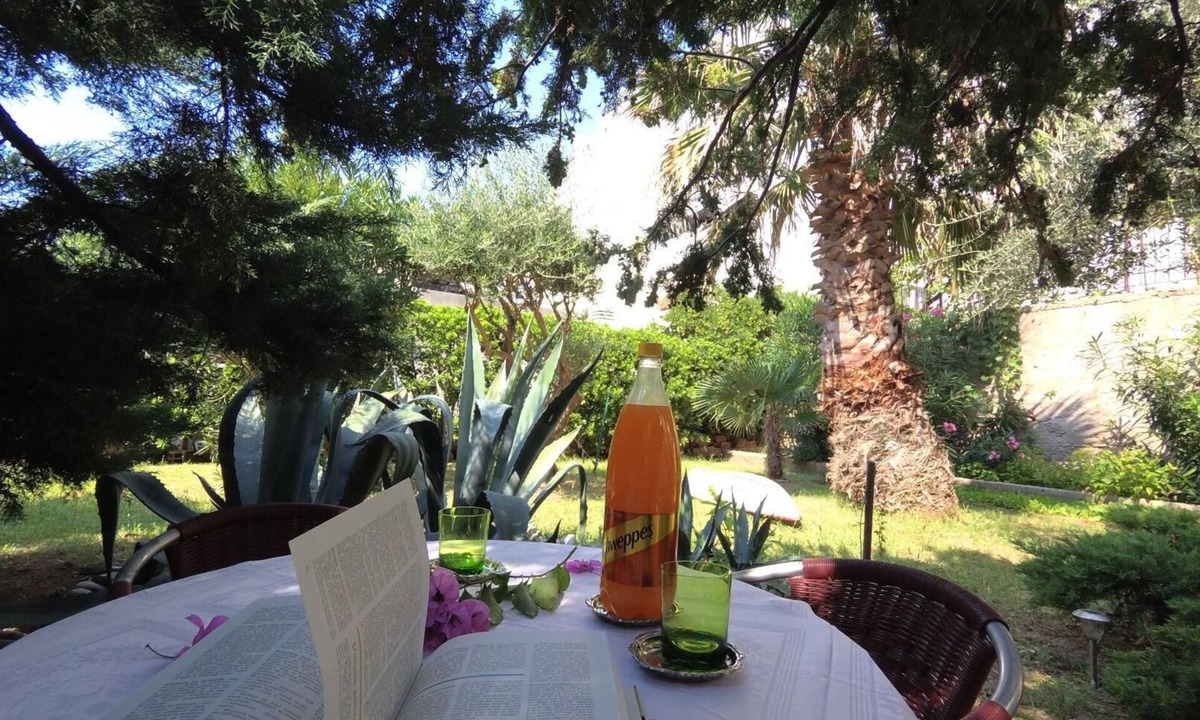 Pag Apartment | Pleasant holiday apartment with terrace in Pag