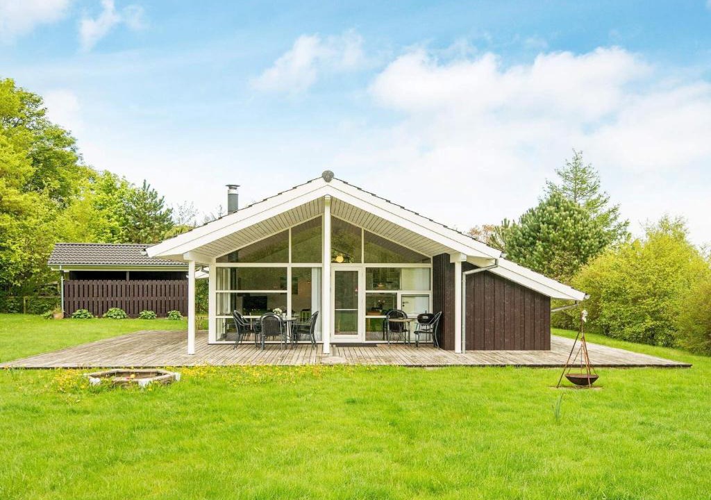 Fjellerup House | Pleasant Holiday Home in Glesborg with Sauna