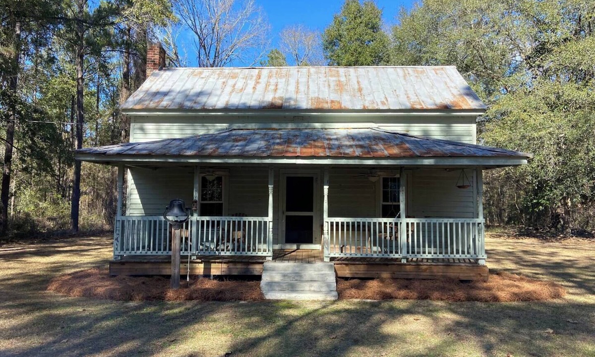 Metter Cabin | Pleasant Home private cabin getaway