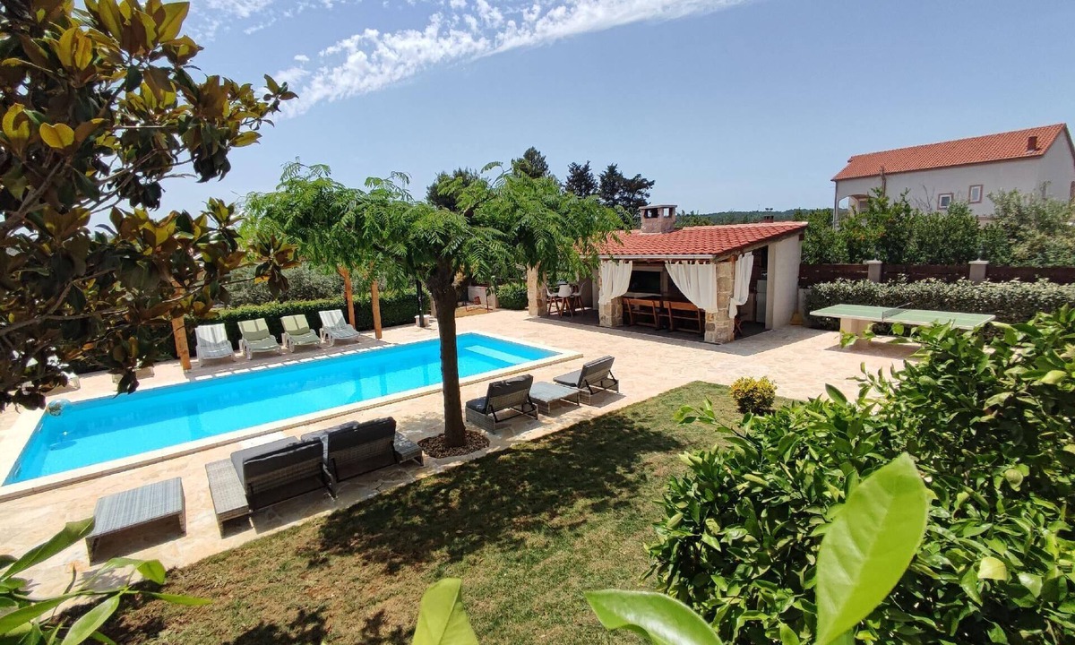 Municipality of Posedarje House | Pleasant House in Posedarje with Large Garden