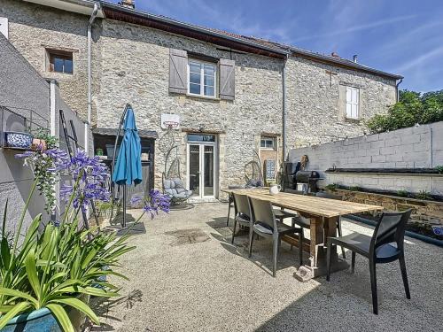 Apremont House | pleasant old and comfortable little house