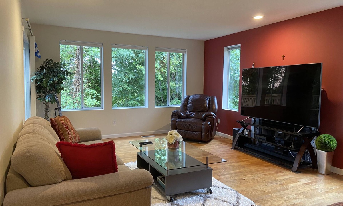 Mid-Beacon Hill House | Pleasant Private Home on Beacon Hill with AC.