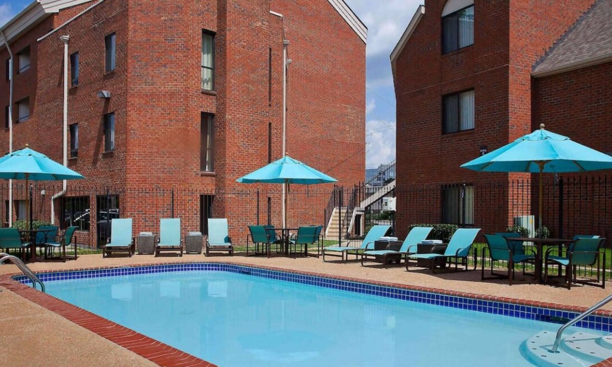 White Station House | Pleasant Stay! Parking, Pets Allowed, Near Fire Museum of Memphis!