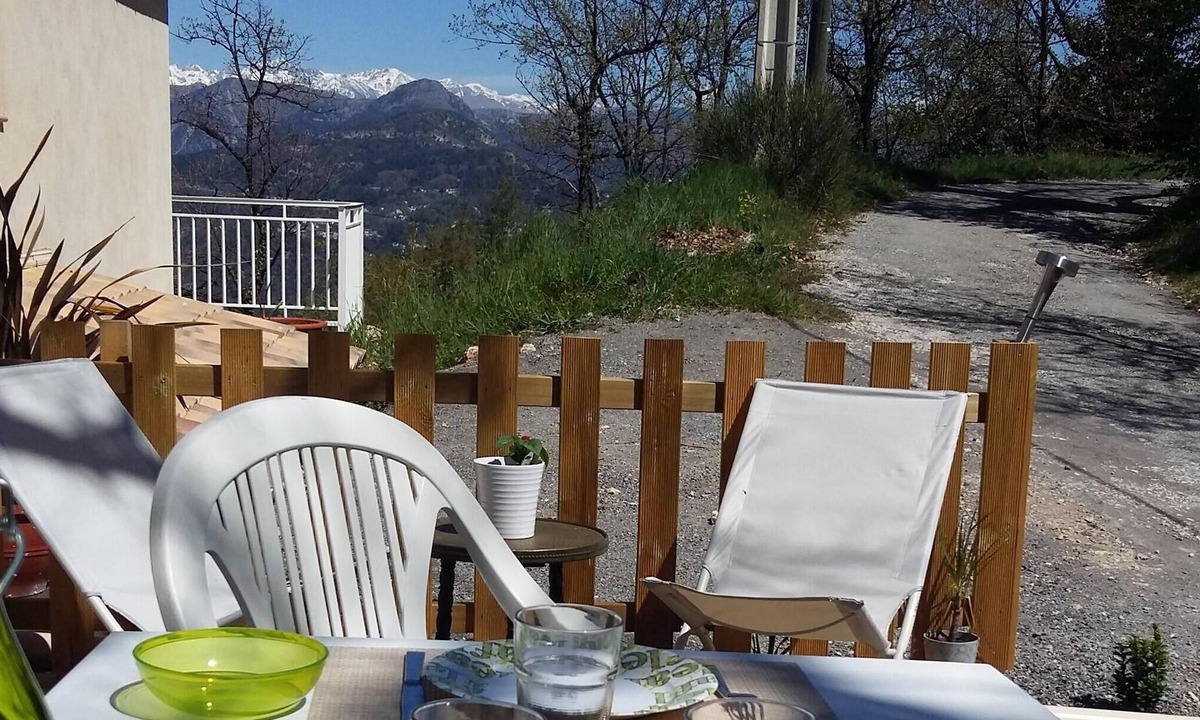 Bouyon Apartment | Pleasant studio, between sea and mountains, near Nice