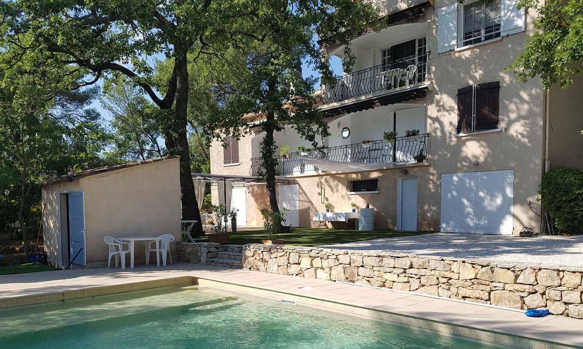 Le Cannet-des-Maures Apartment | Pleasant studio in Mas Provençal