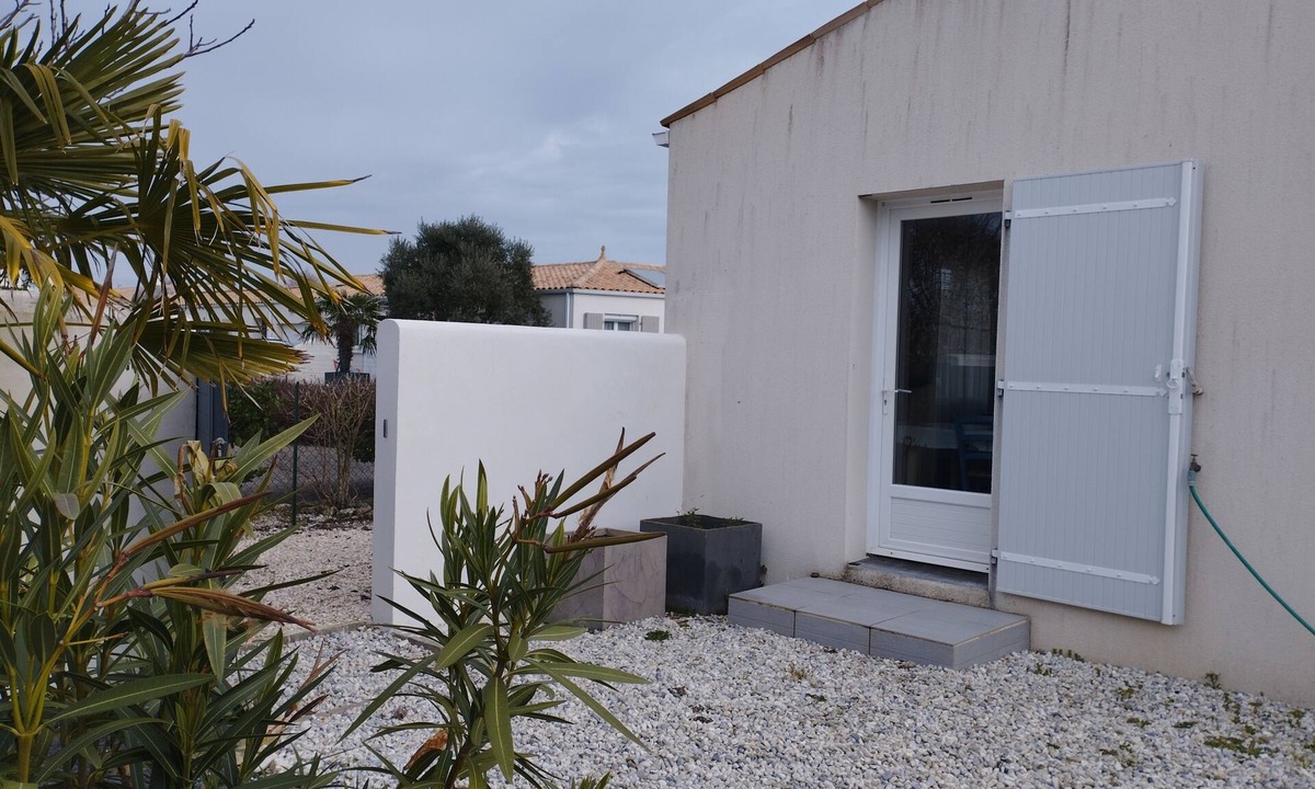 LHoumeau Apartment | Pleasant studio with private courtyard