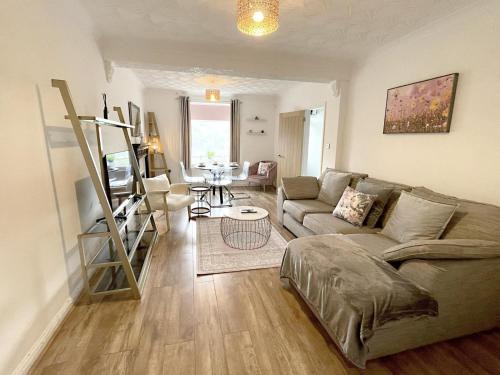 Trehafod House | Pleasant View Cottage