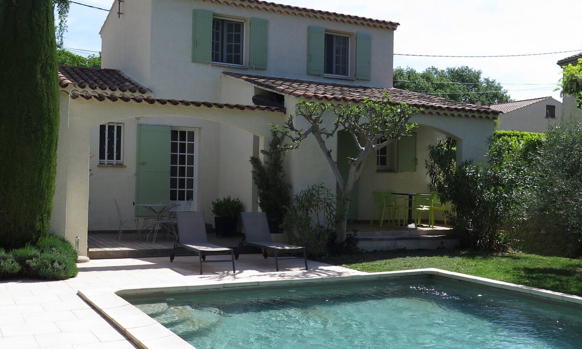 Apt Villa | Pleasant villa with garden and private pool