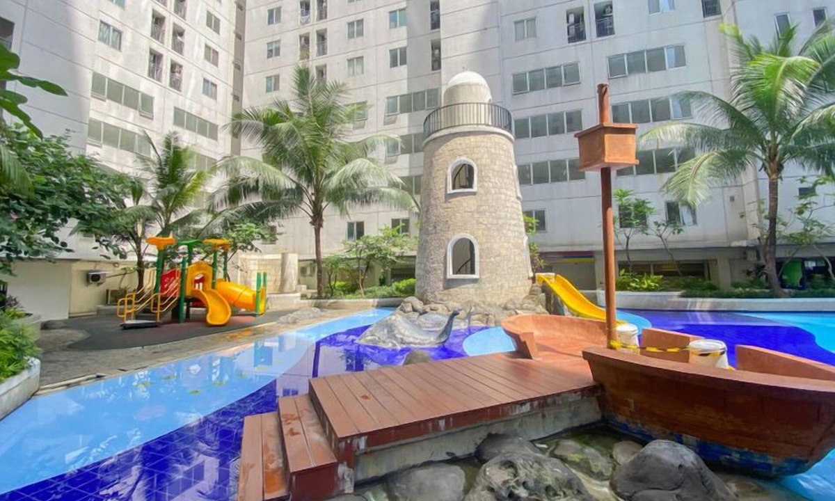 Jatinegara Apartment | Pleasant White 3Br At Bassura City Apartment
