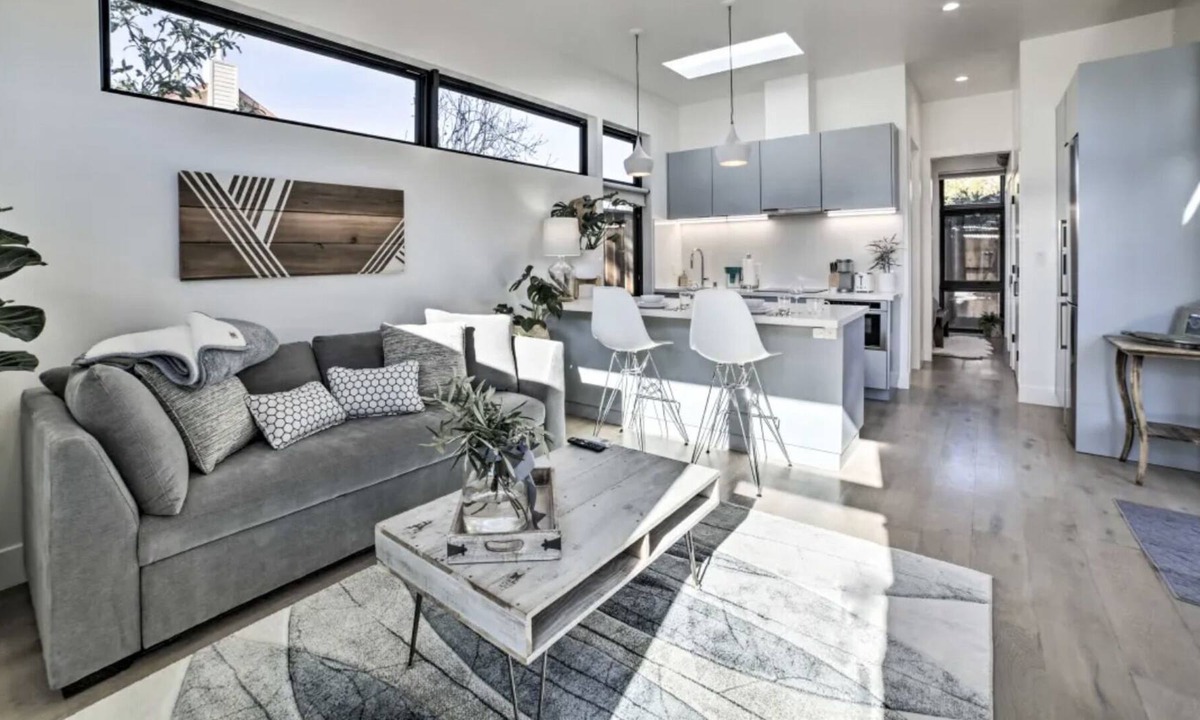 Opal Cliffs Cottage | Pleasure Point Beach Hideaway-Fantastic Value! 30 day minimum.