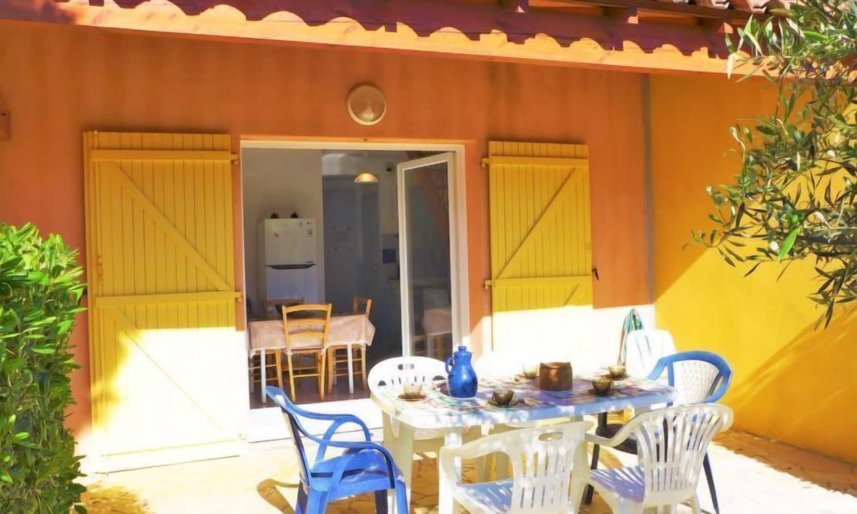 Narbonne-Plage House | Plein Sud by Interhome