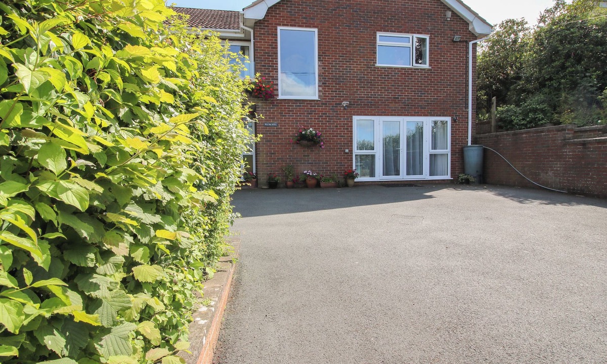 Longford Apartment | PLUM HILL APARTMENT, pet friendly, with a garden in Oswestry