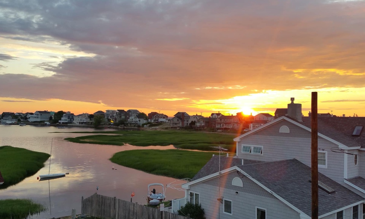 Newbury House | Plum Island Basin House