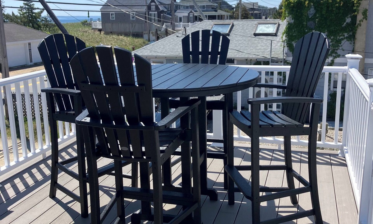 Newbury House | Plum Island Chic Cottage-Steps to Beach!n