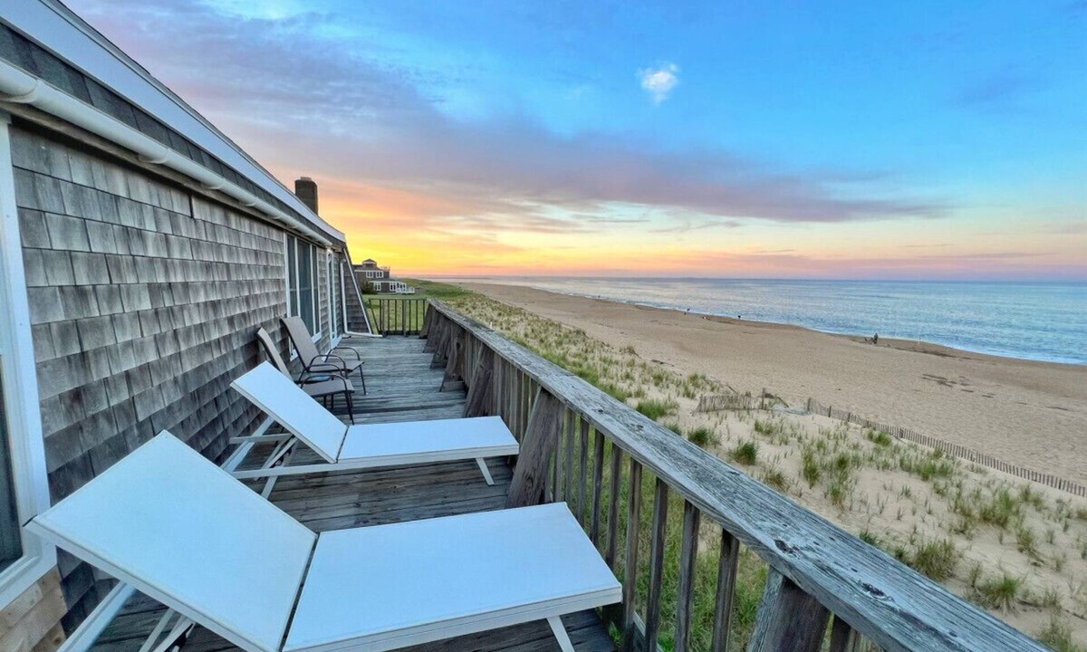 Newbury Condo | Plum Island Sunkisser: Beachfront & Views! Condo