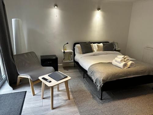 Glyndon Apartment | Plumstead one bed studio flat