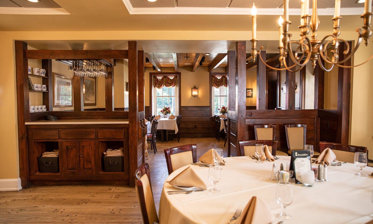 Plumsteadville Hotel | Plumsteadville Inn