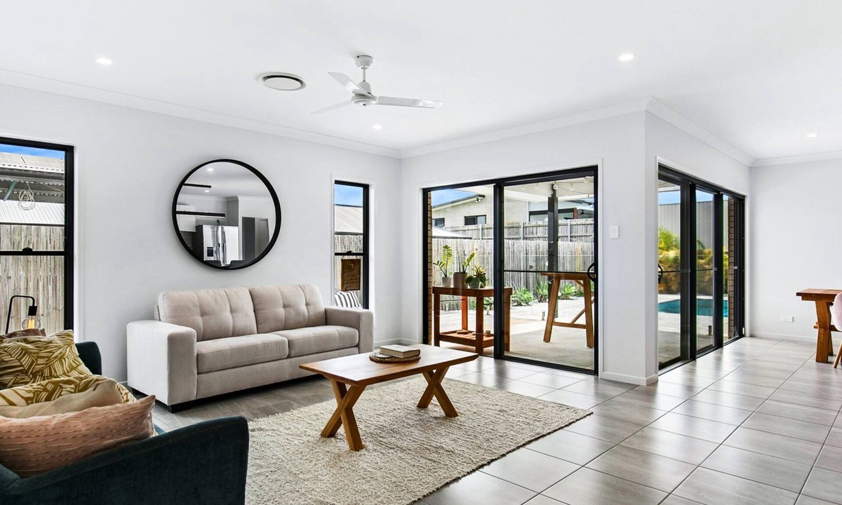 Pialba House | Plunge Inn at Pialba