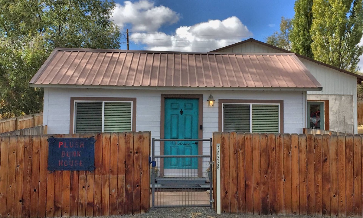 Plush House | Plush Bunkhouse Hart Mountain