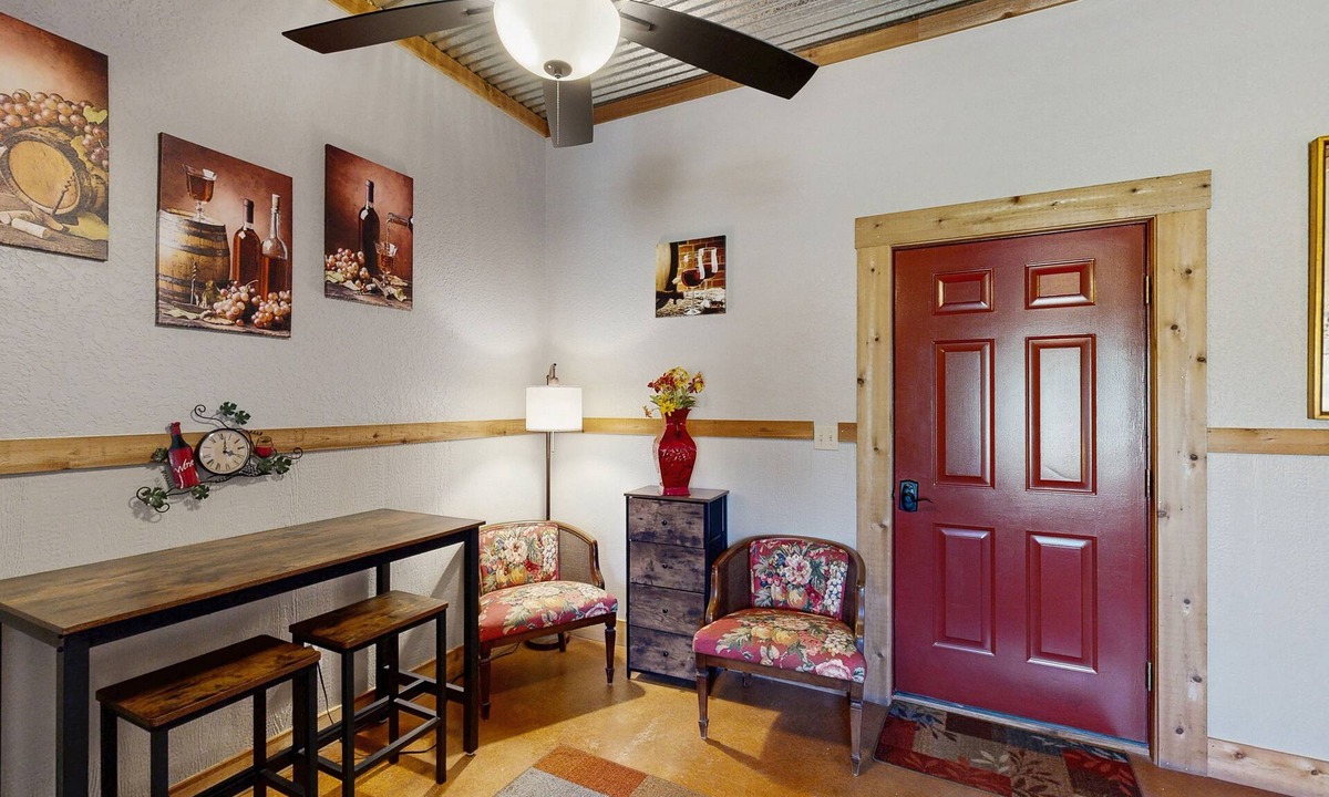 Fredericksburg Cabin | Plush dog-friendly suite on HWY 290 Wine Trail