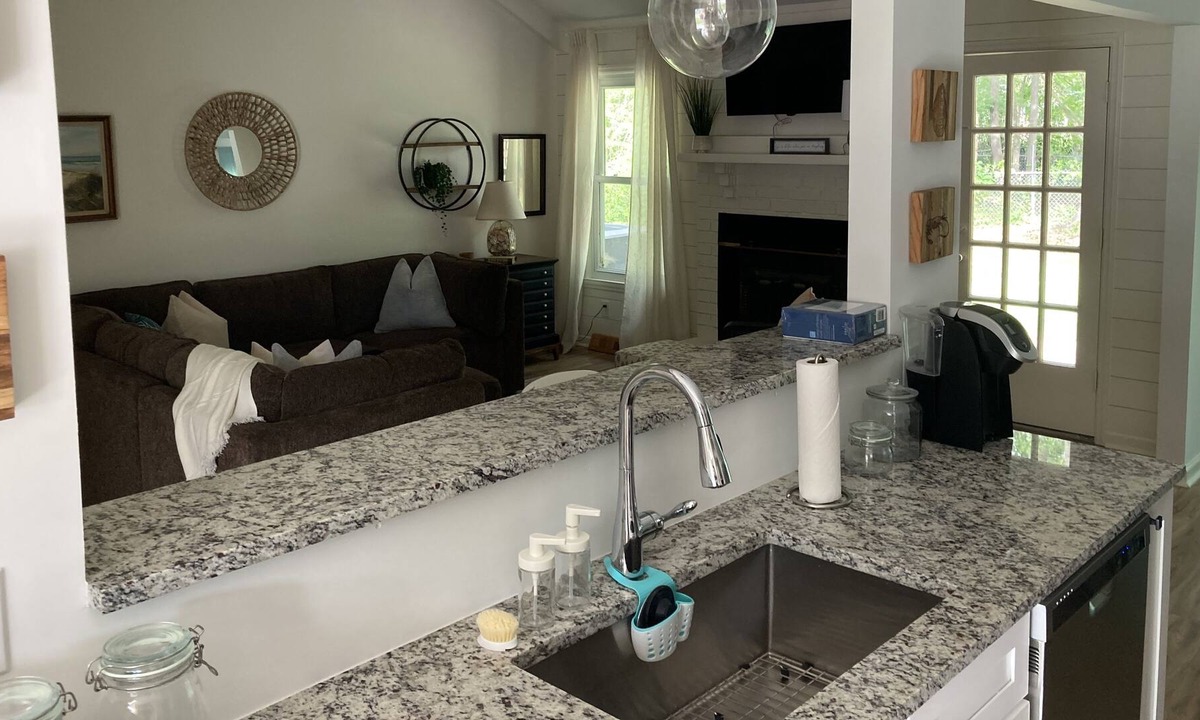 Ladson House | Plush in the Pines- 4br Home in Quiet Neighborhood