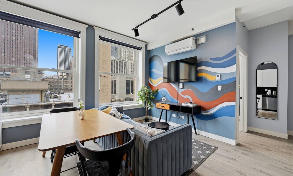 The Loop Hotel | Plymouth Collection: 3BD 2BA with Gym & Rooftop
