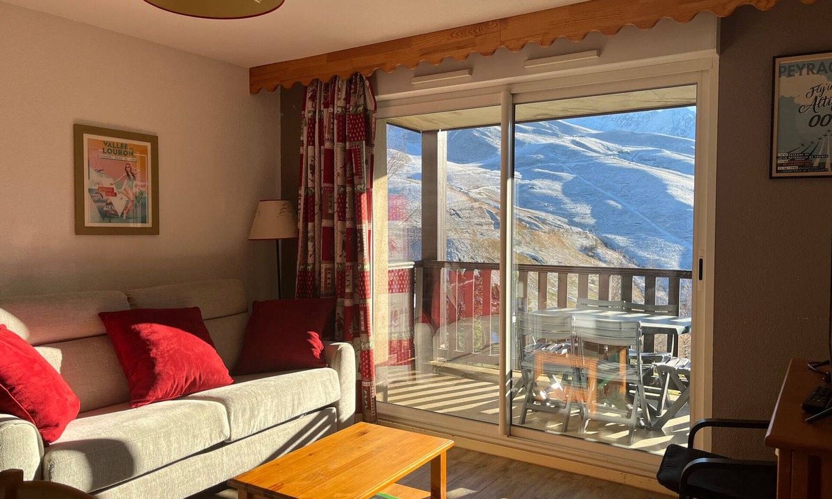 Gouaux-de-Larboust Apartment | PMR T3 Apartment in Peyragudes, near slopes, Spassio access, pets allowed