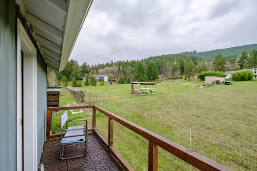 Philomath Apartment | PNW Scenic Loft with Kitchenette