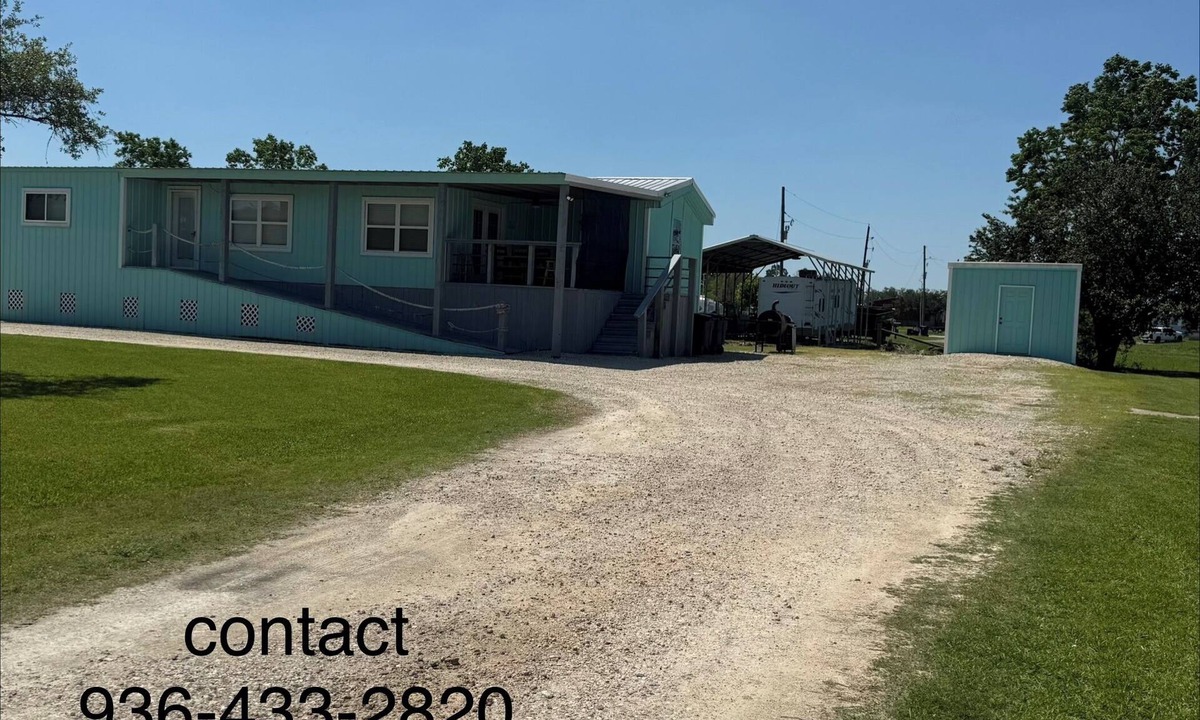 Hackberry House | Po' Man's Fish Camp 4-bedroom 3-bath house in Hackberry, Louisiana